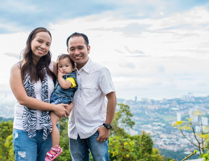 203Jan_Louie_and_family1